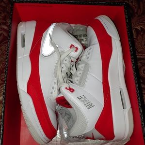 Air Jordan 3 tinker Red and white sz. 11 excellent